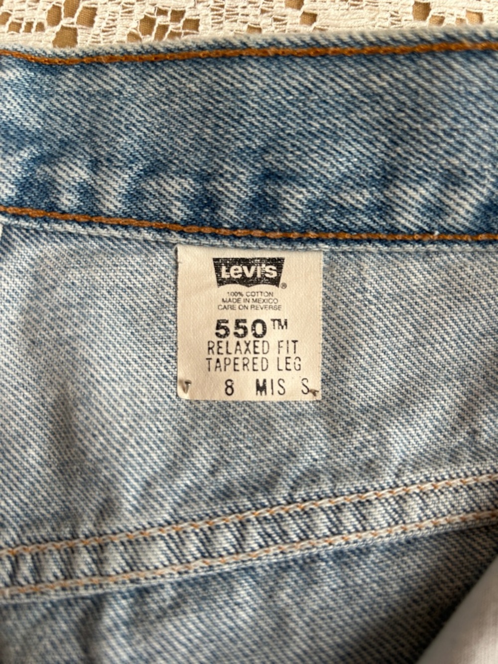 90s Levi's Classic Jeans, Light Wash, Size 29 - Picture 5 of 6